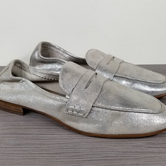 Vince Camuto Macinda Penny Loafer, Silver Leather, Womens Size 7 M / 37.5 - Picture 3 of 11